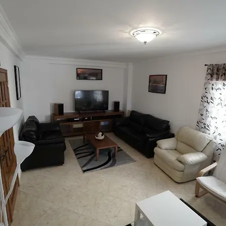 Papoa House Hostel *