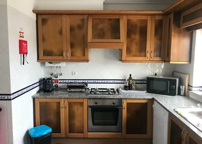 Papoa House Hostel Peniche